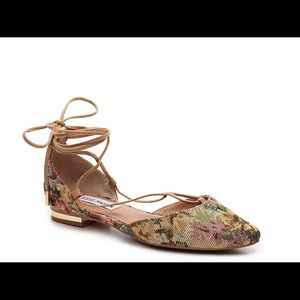 Steve Madden Walkie tie up flats